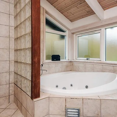 8 Person In Ebeltoft-by Traum *